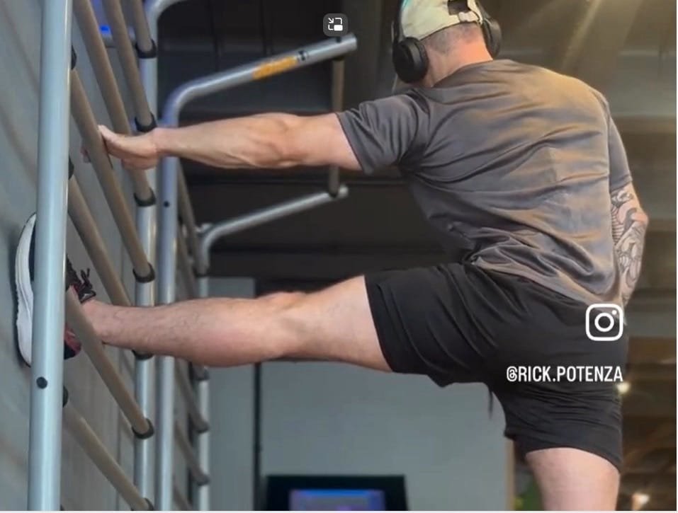 A Importância de Alongamentos e Fortalecimento para o Desenvolvimento dos Glúteos